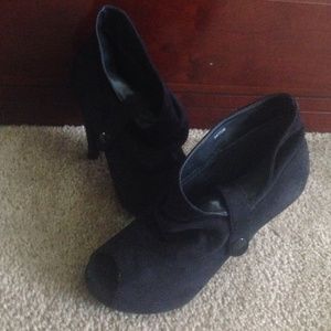 COPY - Black suede peep toe boot…